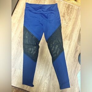 Onzie leggings black mesh insert navy blue color size S/M